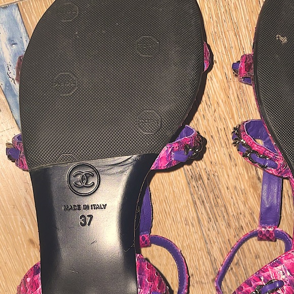 CHANEL EXTREMELY RARE PYTHON SANDALS SZ38 - Picture 4 of 8